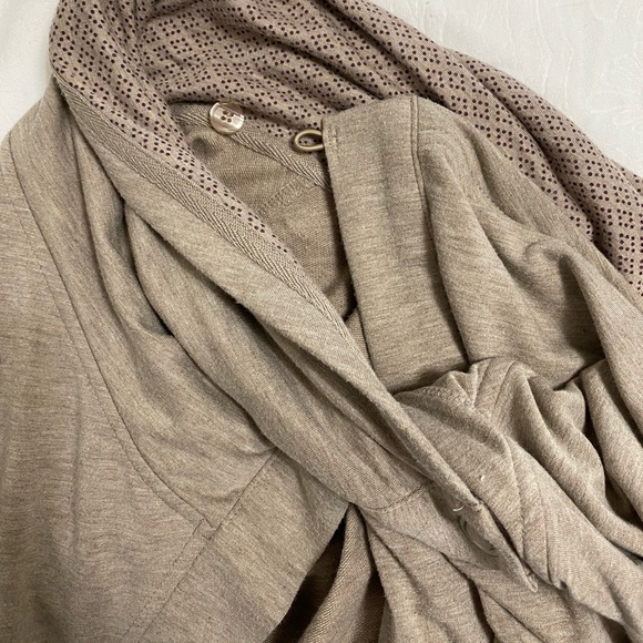 Wrap cowl button sweater - Picture 4 of 7